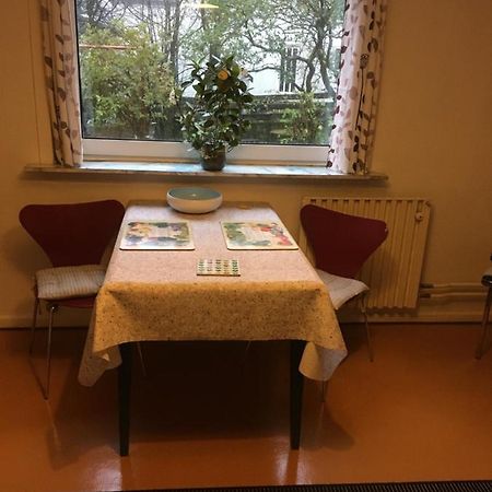 Roligt Centralt Beliggende Lejlighed I Torshavn Bagian luar foto