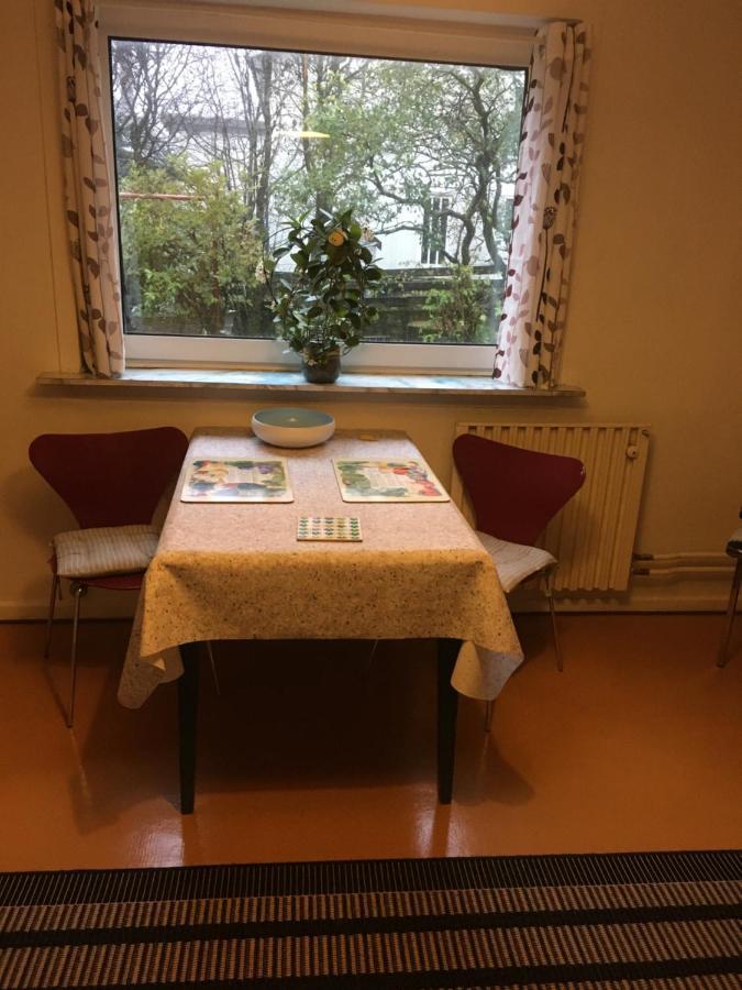 Roligt Centralt Beliggende Lejlighed I Torshavn Bagian luar foto
